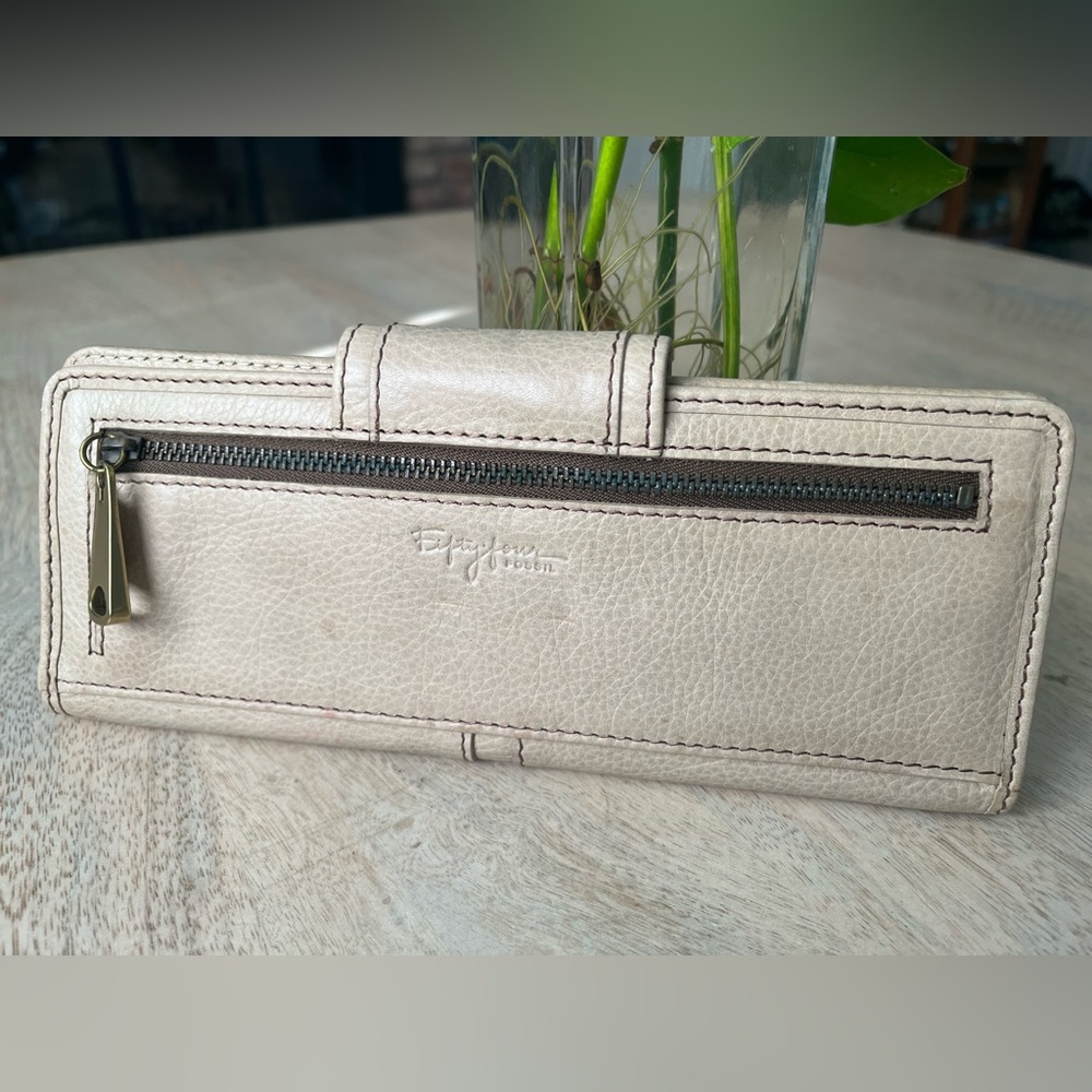 FOSSIL 54 π₯ leather tab wallet Never Used cream off-white bone - Picture 2 of 5